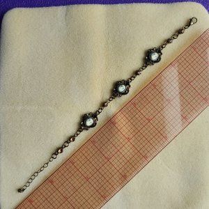 Cameo Rhinestone Chain bracelet